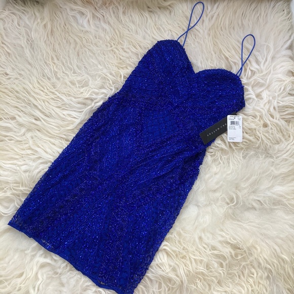 Aidan Mattox Dresses & Skirts - AIDAN MATTOX V-Neck Mini Dress